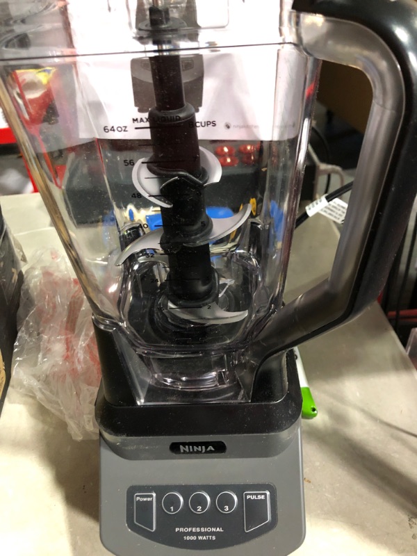 Photo 2 of * see images for damage * 
Ninja NJ601AMZ Professional Blender with 1000-Watt Motor & 72 oz Dishwasher-Safe Total Crushing Pitcher for Smoothies