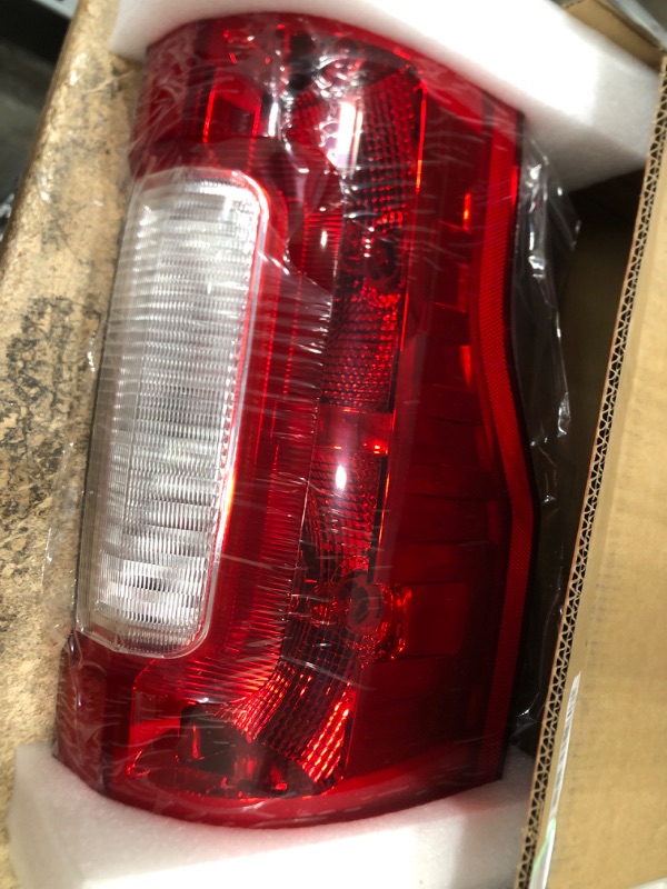 Photo 1 of Left Driver Side Rear Tail Light Assembly Compatible With 2017-2019 Ford F-250 F-350 Super Duty Tail Light Rear Brake Lamps Replacement Taillights (w/o Blind Spot) (w/o LED)
