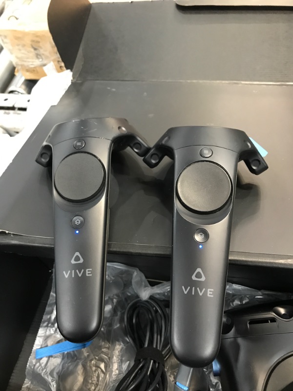 Photo 6 of * not functional * sold for parts only *
HTC Vive Cosmos Elite Virtual Reality System Cosmos - Elite