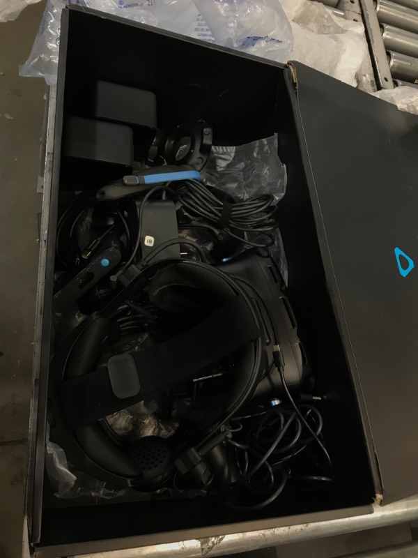 Photo 3 of * not functional * sold for parts only *
HTC Vive Cosmos Elite Virtual Reality System Cosmos - Elite