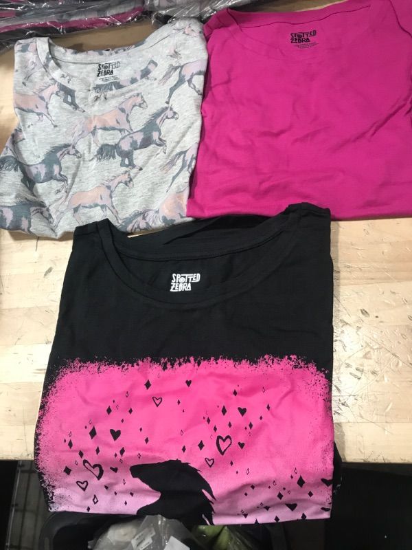 Photo 1 of Amazon Essentials Girls and Toddlers' Short-Sleeve and Sleeveless Tunic Tops (Previously Spotted Zebra) -Large 
