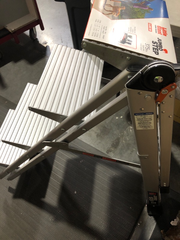 Photo 4 of * used * damaged * see all images *
Little Giant Ladders, Jumbo Step, 4-Step, 3 foot, Step Stool, Aluminum, Type 1AA, 375 lbs weight rating, (11904), Gray 4-Step Aluminum