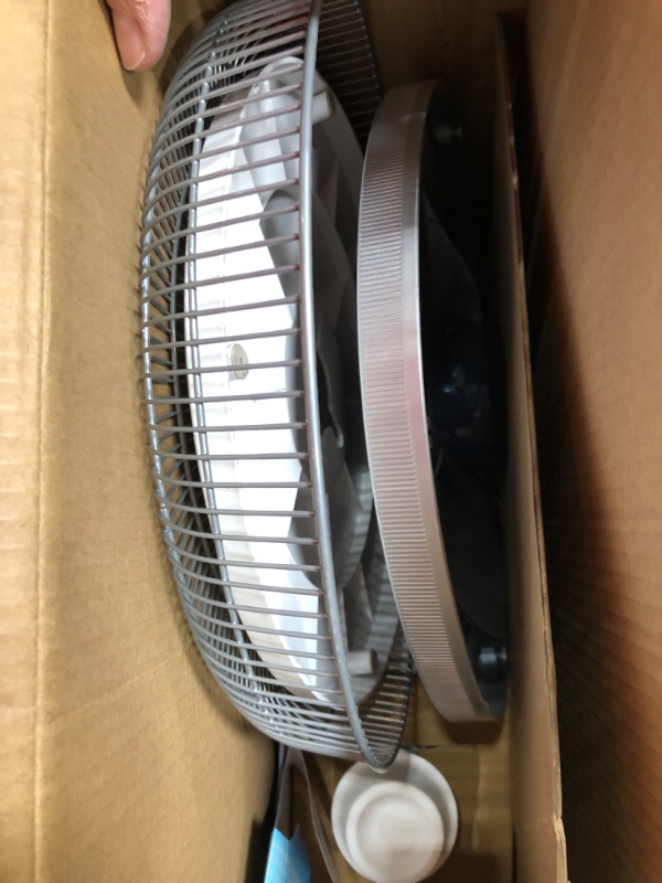 Photo 1 of ***DAMAGED - NONFUNCTIONAL - FOR PARTS - SEE PICTURES***
Rowenta Turbo Silence Table Fan 12 Inches VU2730, White