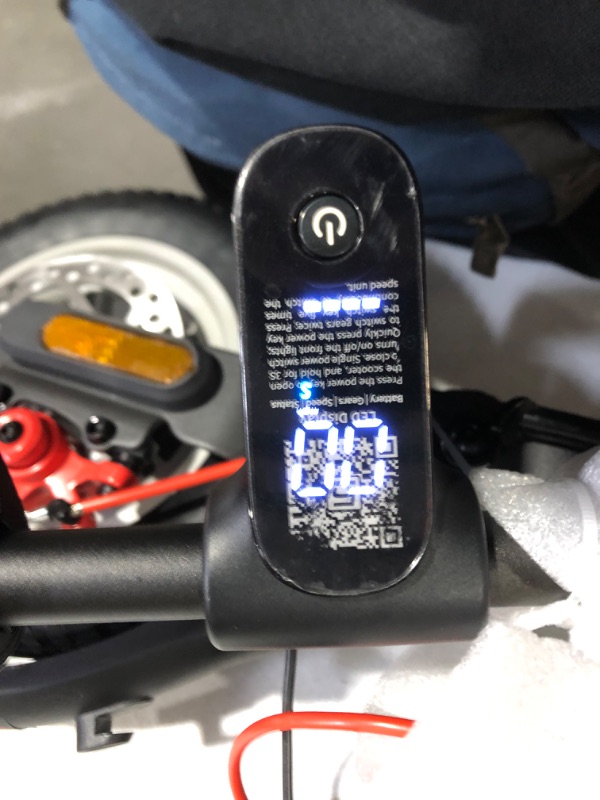 Photo 3 of ***POWERS ON - UNABLE TO TEST FURTHER***
5TH WHEEL V30PRO Electric Scooter with Turn Signals