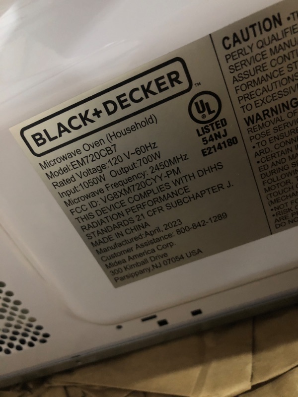 Photo 4 of **PARTS ONLY** BLACK+DECKER Digital Microwave Oven