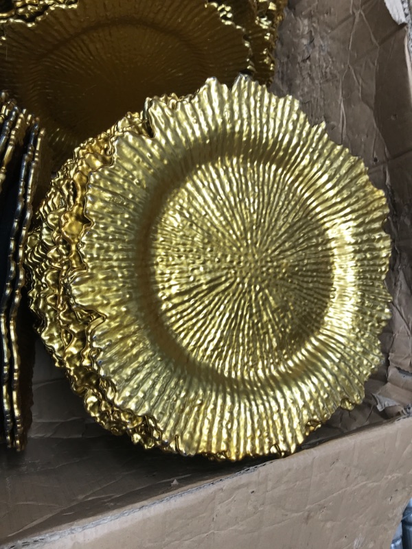 Photo 3 of 
MAONAME Round 13" Gold Charger Plates, Set of 50, Reef Plate Chargers for Dinner Plates, Plastic Table Chargers for Wedding, Thanksgiving, Christmas
Item Package Quantity:Gold
Color:6