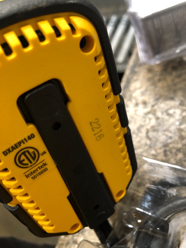 Photo 3 of DeWalt Power Inverter Dxaepi140