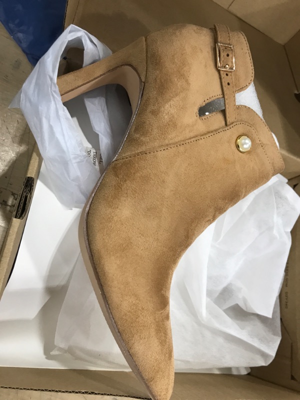 Photo 1 of 7.5 tan boot woman's