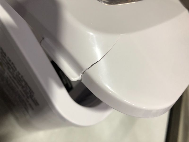 Photo 6 of ***LID CRACKED - SEE NOTES***
Igloo Automatic Self-Cleaning Portable Electric Countertop Ice Maker Machine