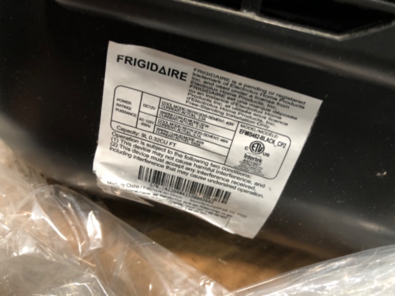 Photo 4 of **PARTS ONLY** FRIGIDAIRE EFMIS462-BLACK 12 Can Retro Mini Fridge/Cooler BLACK