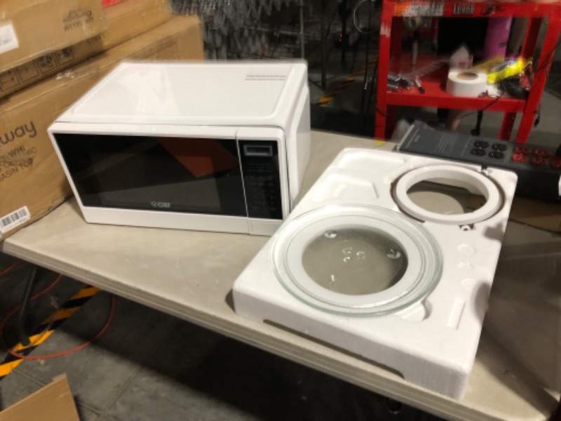Photo 2 of ***NONFUNCTIONAL - FOR PARTS - SEE NOTES***
Commercial Chef Countertop Microwave, 1.1 Cubic feet, White