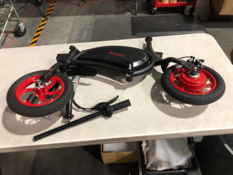 Photo 1 of ***USED - MISSING PARTS - SEE NOTES***
Jetson Bolt Folding Electric Ride-On, Easy-Folding, Built-in Carrying Handle, Twist Throttle, Up to 15.5 MPH, Ages 13+