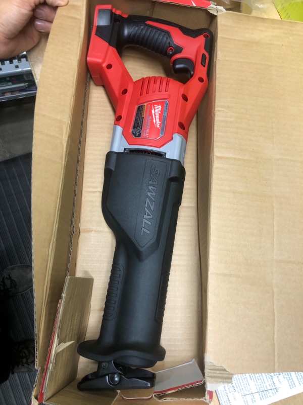 Photo 2 of **TOOL ONLY***
Milwaukee 2621-20 M18 18V Lithium Ion Cordless Sawzall 3,000RPM Reciprocating Saw with Quik Lok Blade Clamp and All Metal Gearbox (Bare Tool)