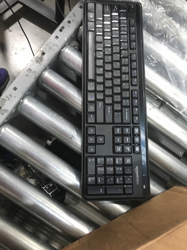 Photo 1 of amazon basic key board 