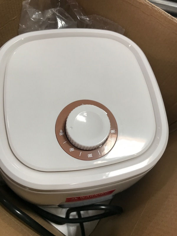 Photo 2 of * used item * powers on * unable to test further *
Chefman TurboFry 2-Quart Air Fryer, Dishwasher Safe Basket & Tray, Use Little to No Oil For Healthy Food,