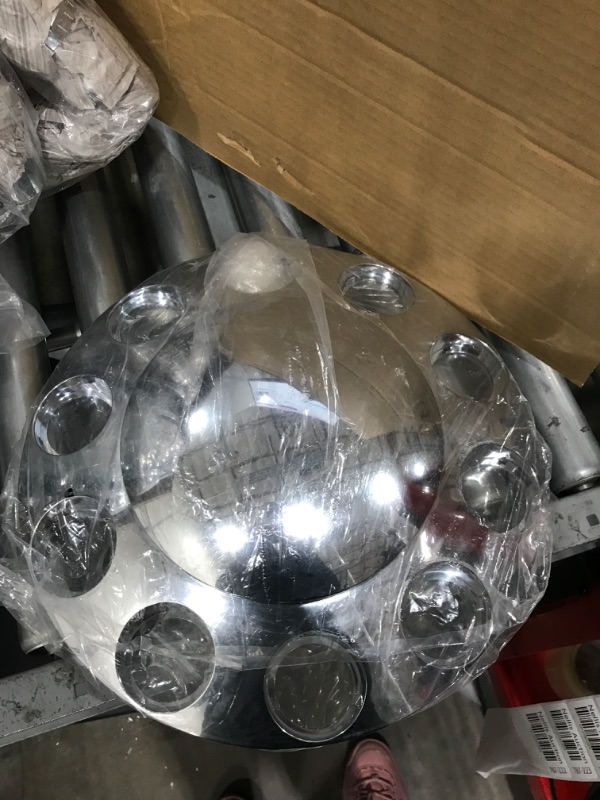 Photo 2 of JIUXI ABS Chrome Plastic Complete Axle Cover Kits with 33mm Thread-on Nut Covers for Semi Trucks in Sets (Spiked)