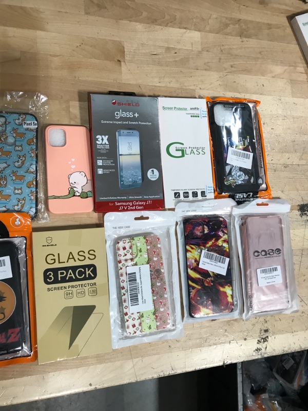 Photo 1 of miscellaneous bundle of assorted 10 phone cases AND SCREEN PROTECTOR