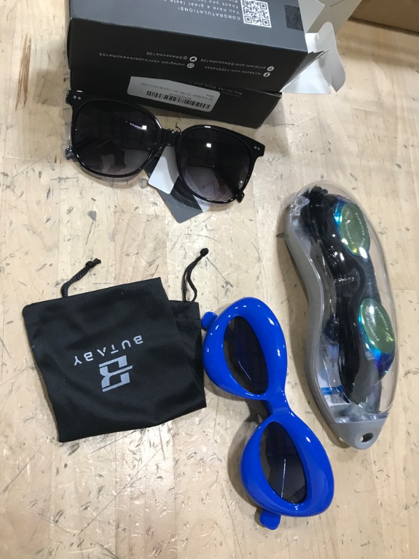 Photo 1 of ***Bundle of sunglasses/googles - 4 items 