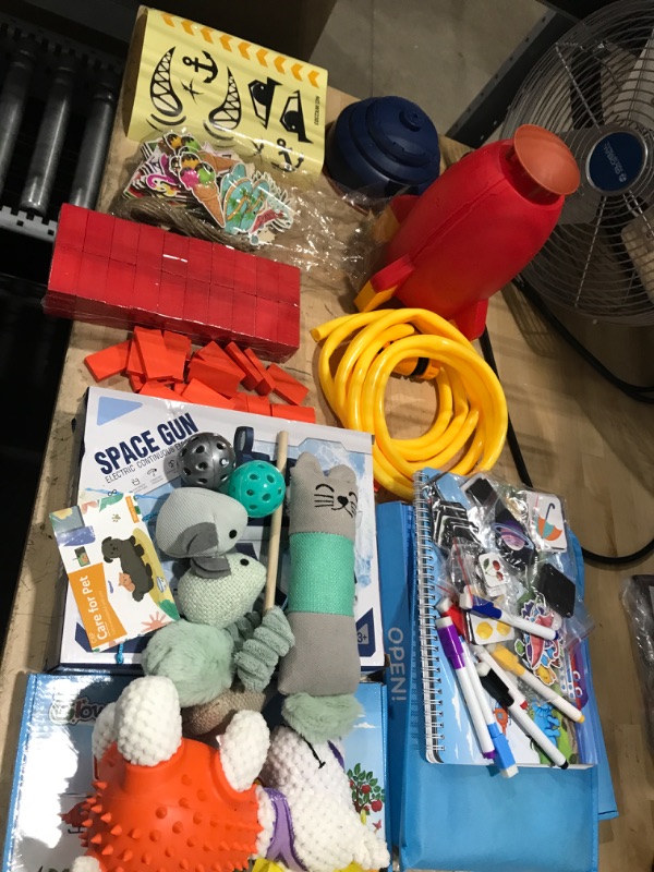 Photo 2 of ***Bundle of kids/dog toys/books/pencils 