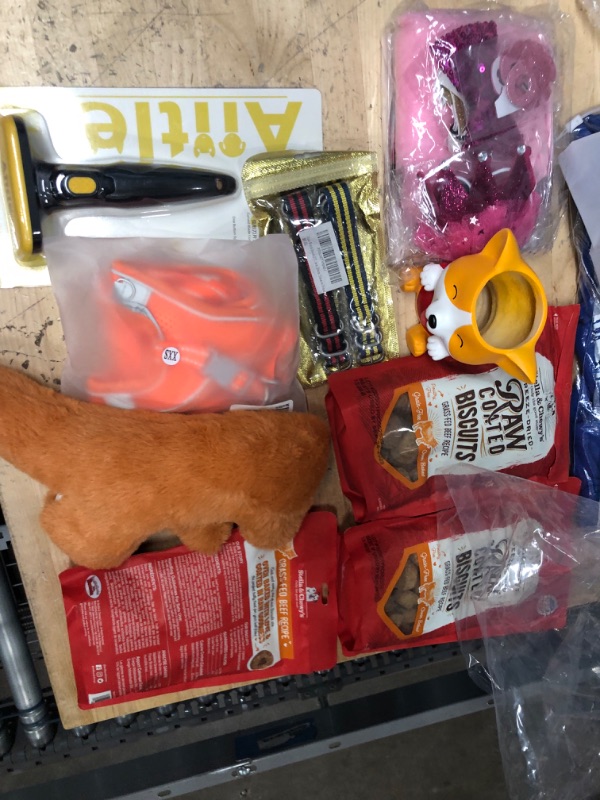 Photo 1 of **snacks bb: 9/24/23*  9 assorted pet items