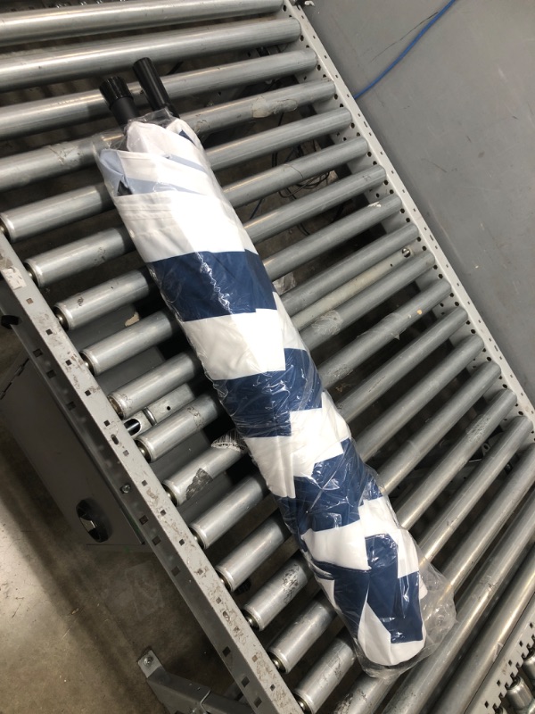 Photo 1 of 6 foot patio umbrella
