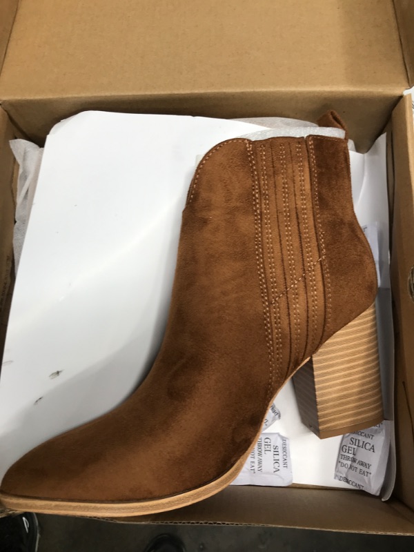 Photo 1 of brown size 6 ankle boot