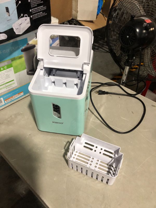 Photo 2 of ***POWERS ON - SEE NOTES***
Igloo Automatic Ice Maker, Self- Cleaning, Countertop Size, 26 Pounds in 24 Hours