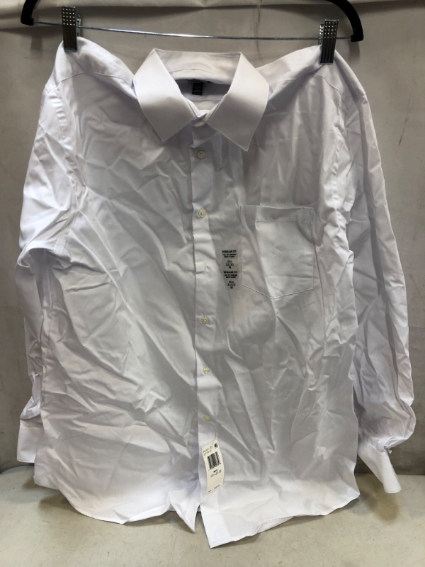 Photo 2 of Van Heusen Men's Dress Shirt Regular Fit Poplin Solid 15.5" Neck 32"-33" Sleeve White SIZE M