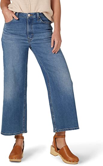 Photo 1 of Lee Women's High-Rise Relaxed Fit a Line Crop Jean - SIZE 6 MEDIUM - MOST LIKELY TRIED ON BUT LOOKS NEW -