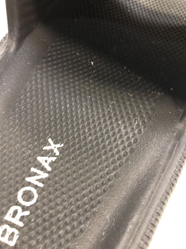 Photo 1 of BRONAX Cloud Slippers for Women and Men | Pillow Slippers Bathroom Sandals | Extremely Comfy | Cushioned Thick Sole - ITEM IS DIRTY - 6-7 Women/4.5-5.5 Men -