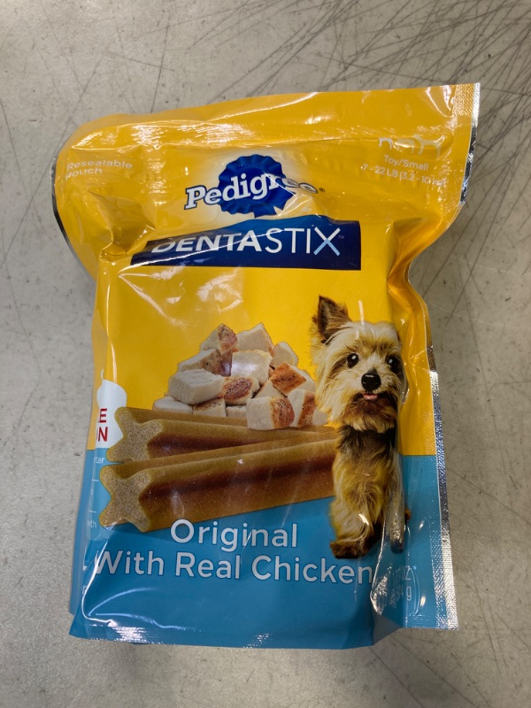 Photo 2 of PEDIGREE DENTASTIX Toy/Small Dog Dental Treats Original Flavor Dental Bones, 1.11 lb. Pack (84 Treats) Adult Chicken 84 Count (Pack of 1)