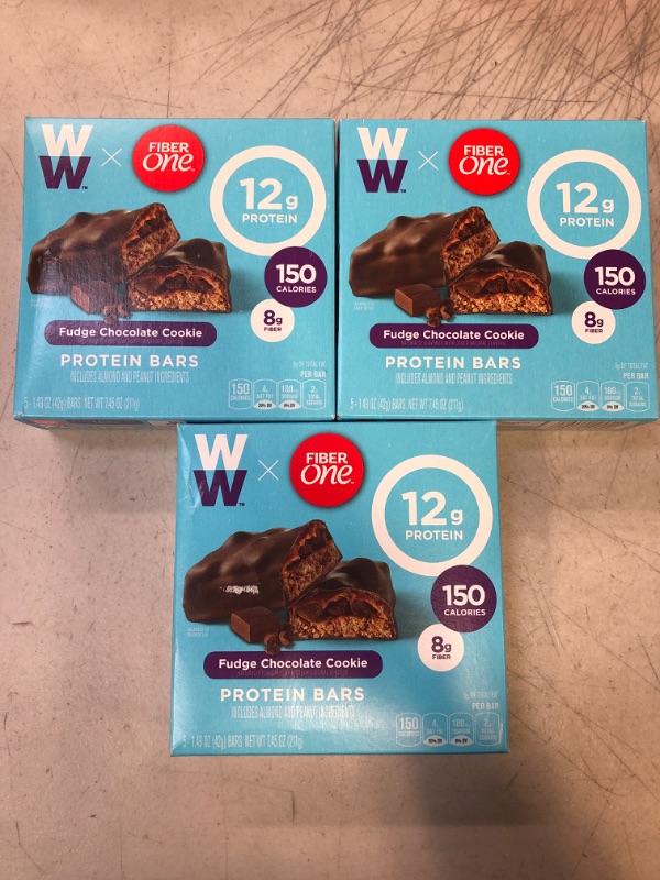 Photo 1 of [LOT OF 3] Fiber One Weight Watchers Chewy Protein Bars, Peanut Butter Cocoa Crumble, 5 ct Fudge Chocolate Cookie [EXP: 9/24/2023]
