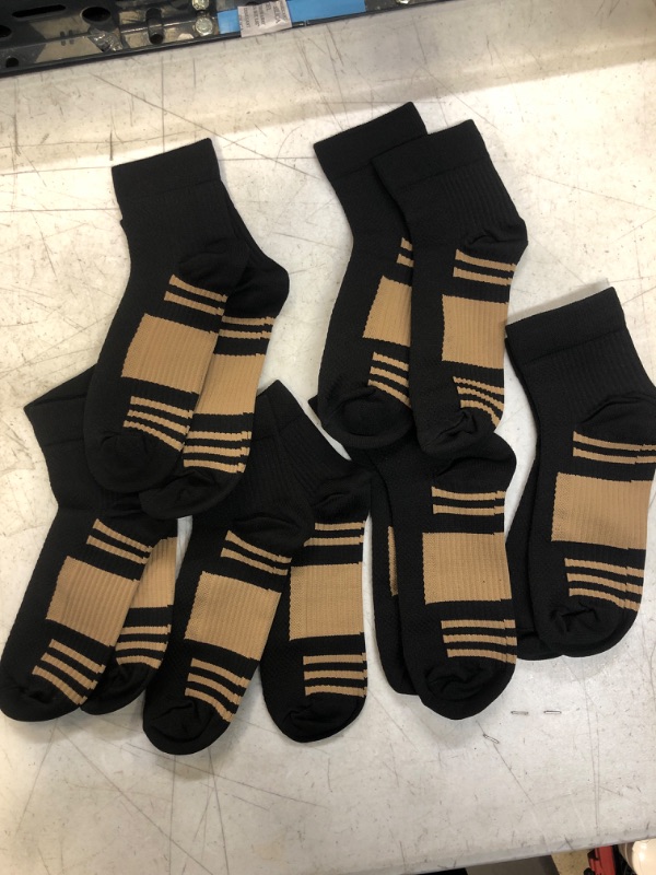 Photo 1 of 6 PAIRS OF BOYS SOCKS / BLACK/BROWN / SIZE UNKNOWN 