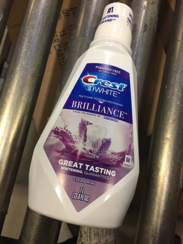 Photo 2 of Crest 3D White Brilliance Alcohol Free Whitening Mouthwash, Clean Mint, 1 L (33.8 fl oz)