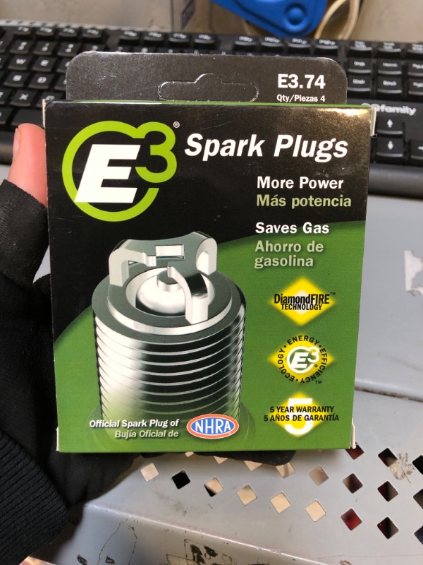 Photo 2 of Automotive Spark Plug