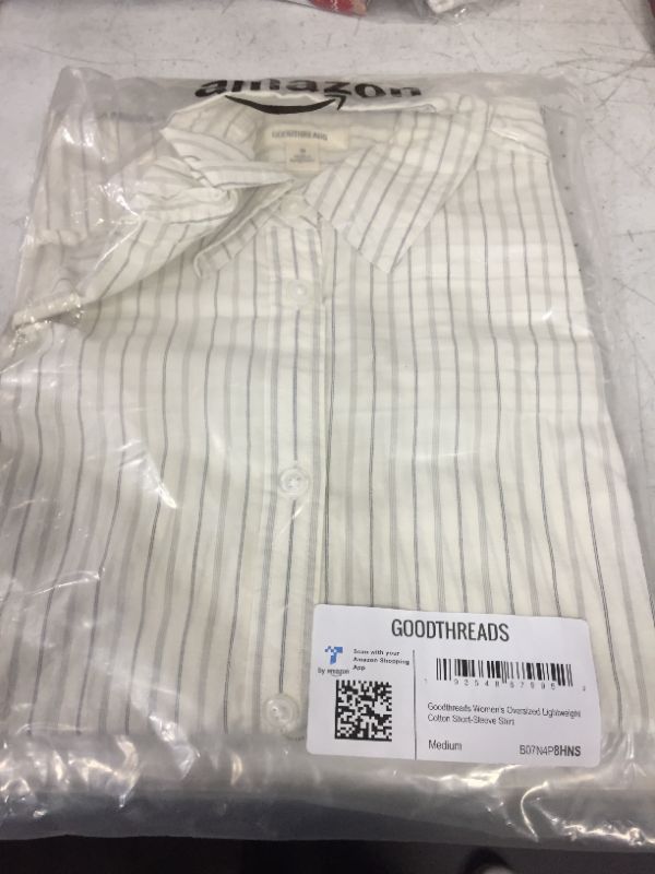 Photo 2 of Amazon Brand - Goodthreads Women's Oversized Lightweight Cotton Short-Sleeve Shirt Medium White/Black, Dots and Stripes