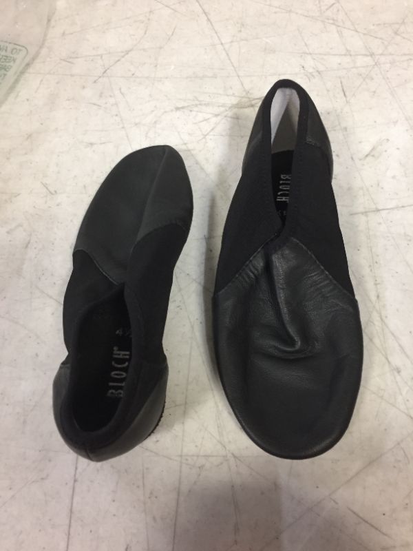 Photo 1 of Bloch Dance Women's Super Jazz Leather and Elastic Slip On Jazz Shoe- SIZE 4.5
