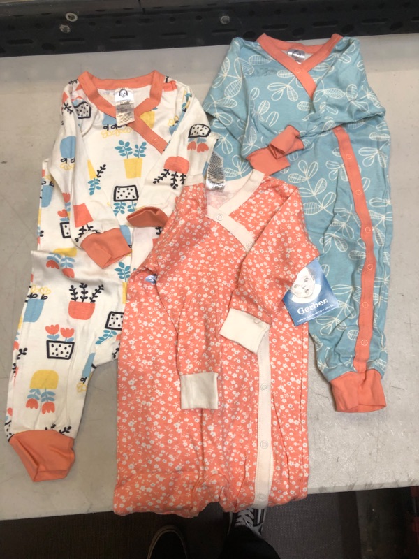 Photo 1 of 3 Pack Baby Onesies 3-6M