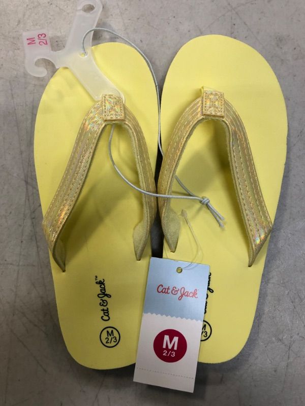 Photo 2 of Girls' Ava Slip-on Thong Sandals - Cat & Jack Yellow M 2/3