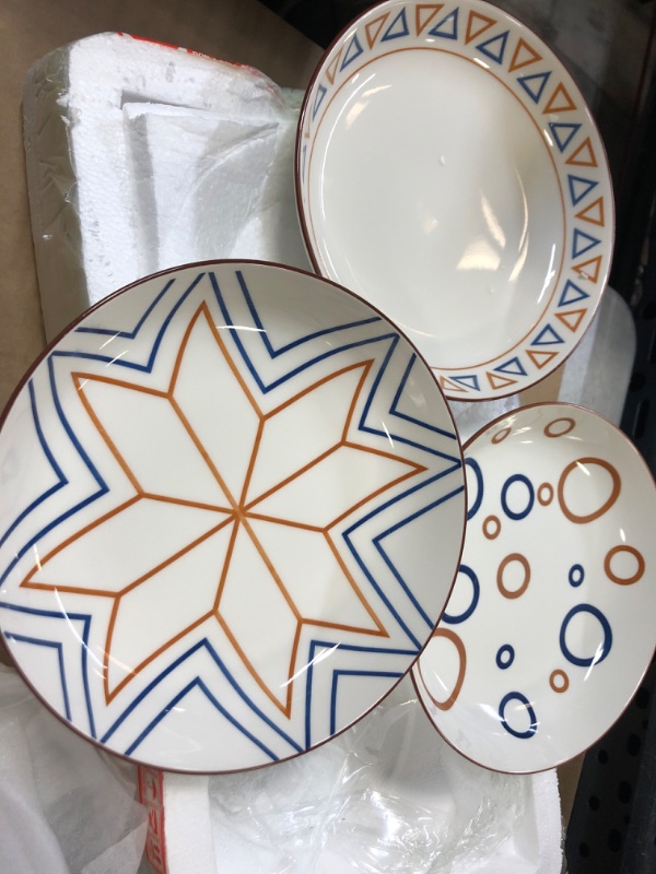 Photo 2 of 6 Pack 8 Inch Porcelain Dinner Plates, Salad Plates Pizza Pasta Serving Plates, Ceramic Dishes for Dessert, Steak, Pancacks, Pack of 6, Vintage 