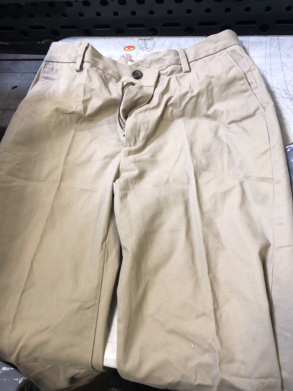 Photo 1 of AMAZON ESSENTIALS BOY KHAKI SLACKS
2PWX24L
USED