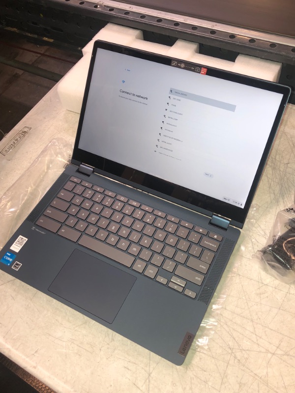 Photo 5 of Lenovo - 2022 - IdeaPad Flex 5i - 2-in-1 Chromebook Laptop Computer - Intel Core i3-1115G4 - 13.3" FHD Touch Display - 8GB Memory - 128GB Storage - Chrome OS