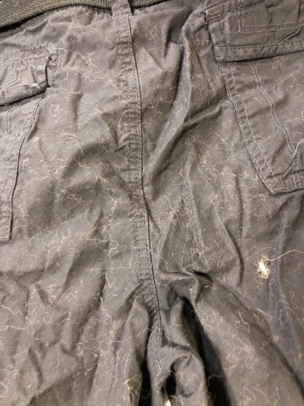 Photo 3 of 6Unionbay Men's Cordova Belted Messenger Cargo Short SIZE 36 ** NEED TO BE WASHED !! // USED W HAIR 
