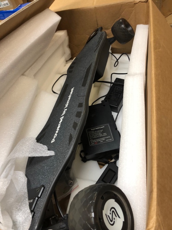 Photo 2 of SOLD FOR PARTS ONLY ********************* isinwheel V8 Electric Skateboard with Remote, 1200W Brushless Motor, 30 Mph Top Speed & 12 Miles Range, IPX6 Waterproof, Electric Longboard for Adults ?Teens with Green Ambient Light
