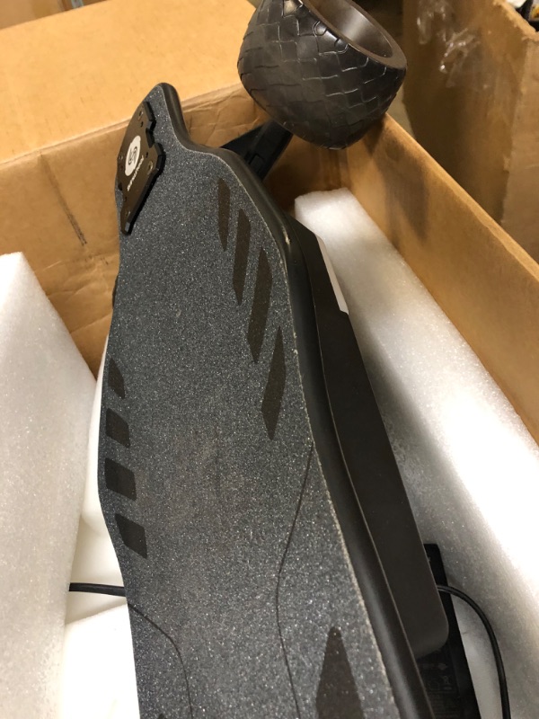 Photo 6 of SOLD FOR PARTS ONLY ********************* isinwheel V8 Electric Skateboard with Remote, 1200W Brushless Motor, 30 Mph Top Speed & 12 Miles Range, IPX6 Waterproof, Electric Longboard for Adults ?Teens with Green Ambient Light
