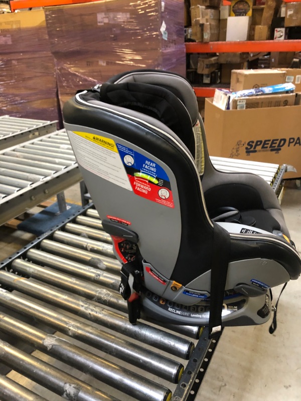 Photo 1 of Chicco NextFit Zip Convertible Car Seat | Rear-Facing Seat for Infants 12-40 lbs. | Forward-Facing Toddler Car Seat 25-65 lbs. | Baby Travel Gear | Carbon Carbon NextFit Zip **DIRTY** 