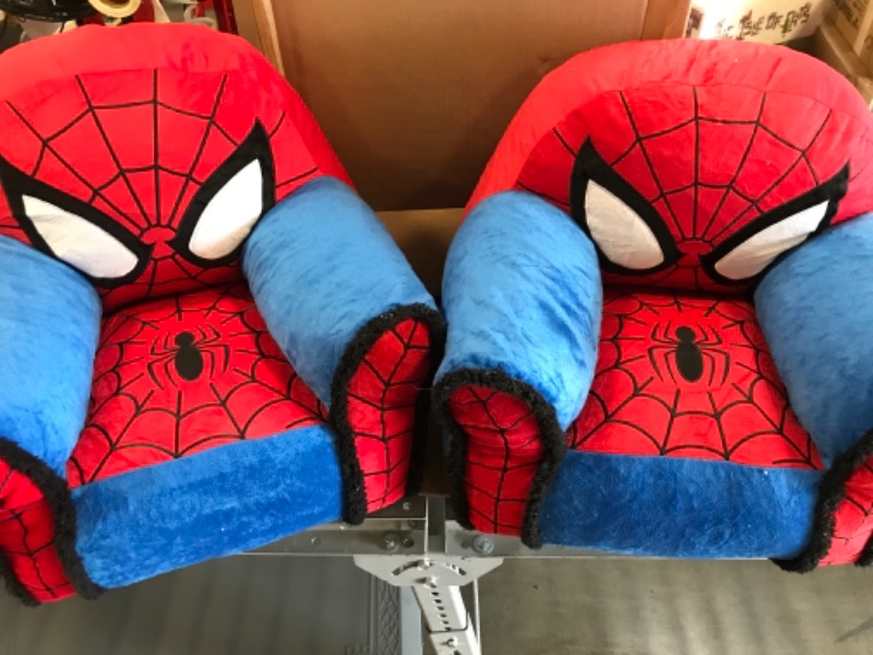 Photo 2 of 2pc Idea Nuova Marvel Spiderman Figural Bean Bag Chair with Sherpa Trim, Ages 3+, Polyester, Red