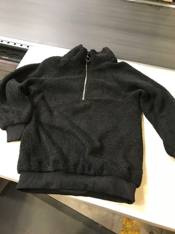 Photo 1 of BALCK FLEECE SWEATER SMALL YOUTH