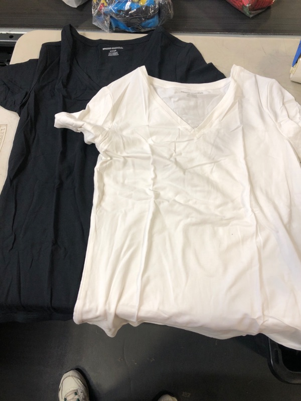 Photo 1 of AMAZON ESSENTIALS 2 PCK SHIRTS SMALL BLACK/WHITE