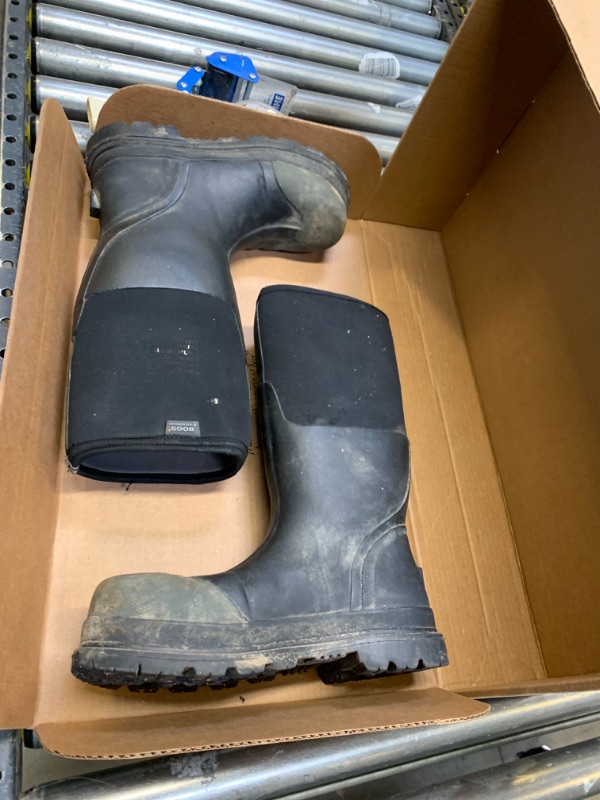 Photo 3 of BOGS Mens Workman Snow Boot, Mens Size 10 --- Box Packaging Damaged, Moderate Use, Dirty From Previous Use

